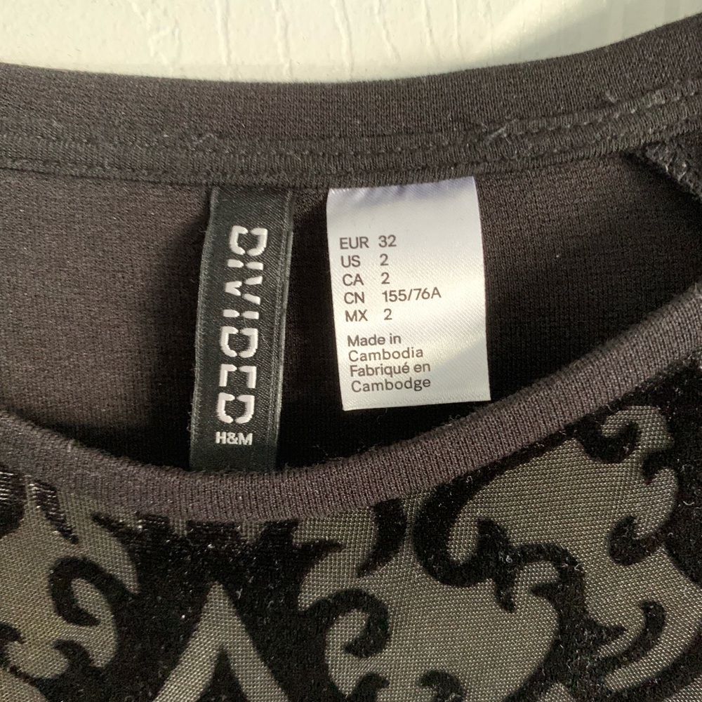 Black dress - Picture 7 of 7